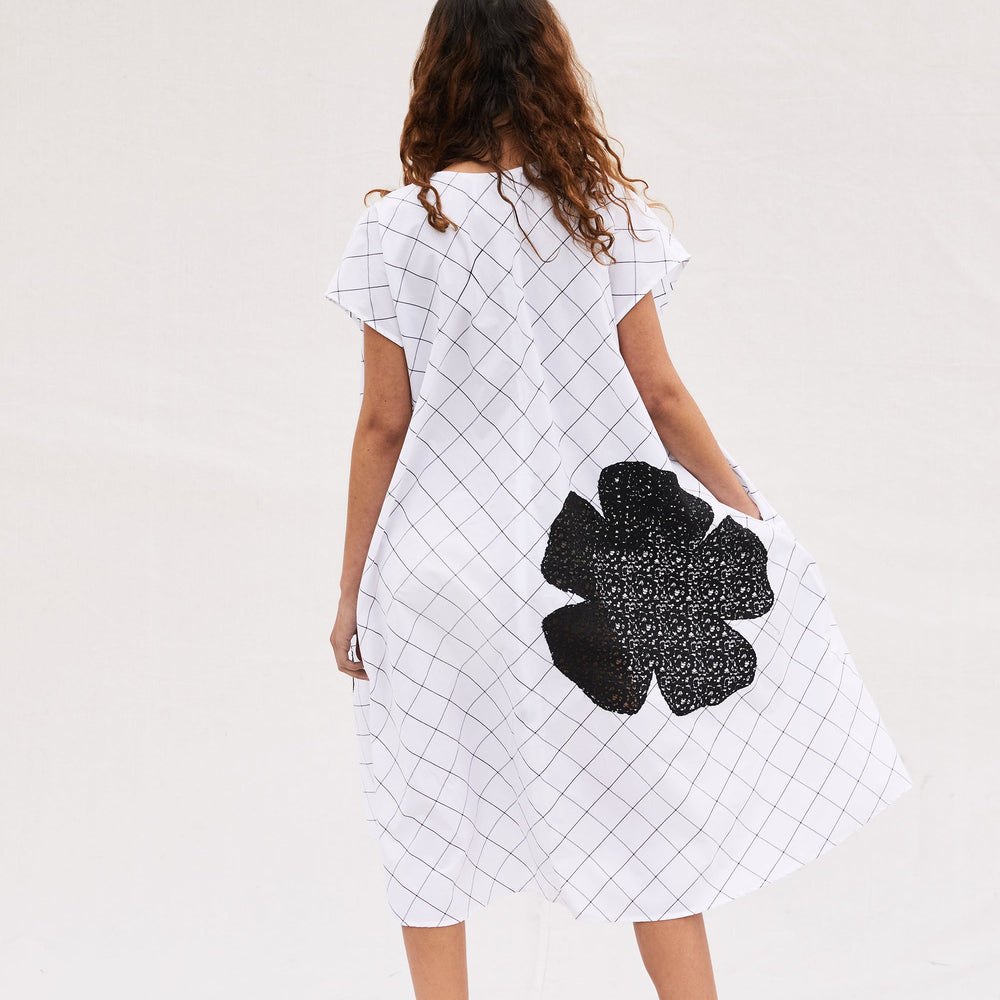 
                  
                    COSMO DRESS WINDOWPANE
                  
                