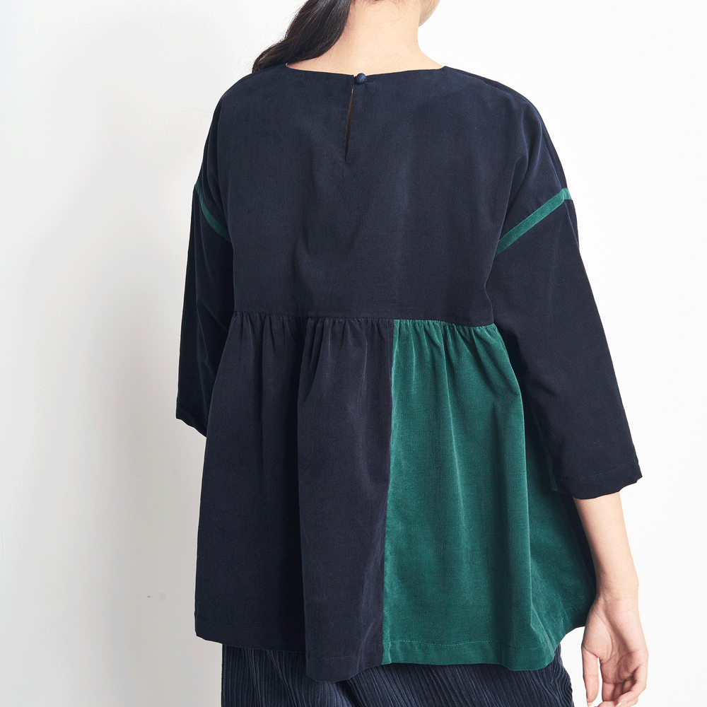 
                  
                    3.14159 SMOCK-A-BLOCK TOP I
                  
                